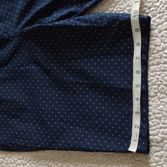 NWT Old Navy Size 32 Ultimate Slim Built-In Flex 10" Inseam Navy Polk Dot Shorts - Picture 5 of 13